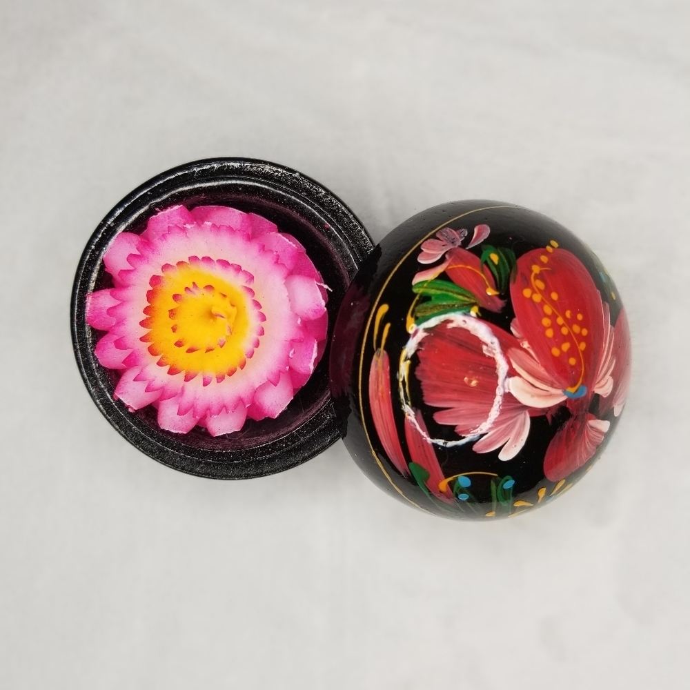 Hand carved decorative floral scented soap - Picture 1 of 2